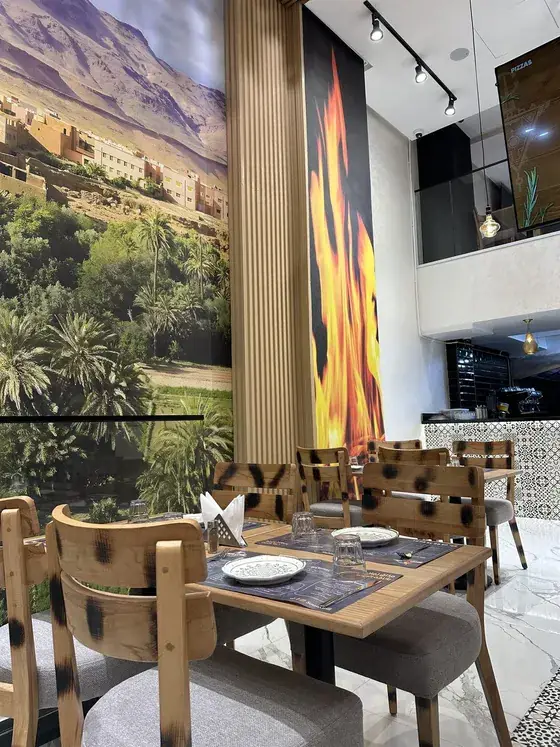 Salle et fresque du Souss